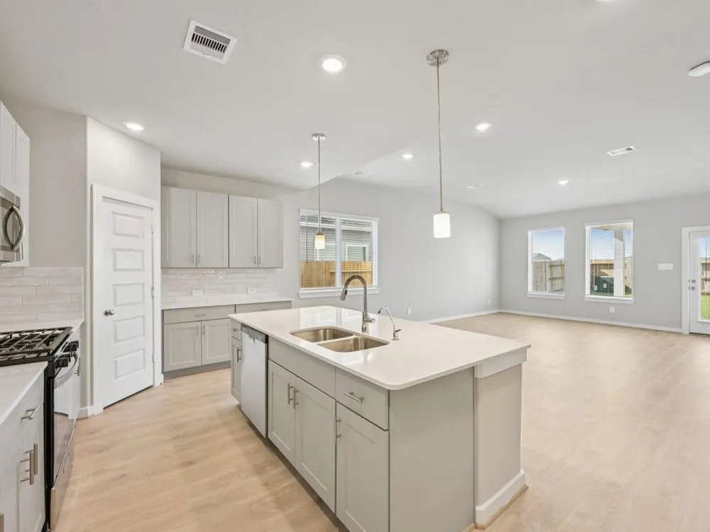 5244 Redbud Valley Drive Pearland, TX 77584
