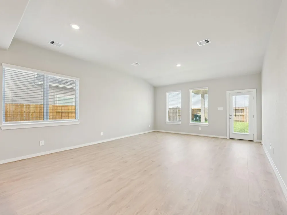 5244 Redbud Valley Drive Pearland, TX 77584