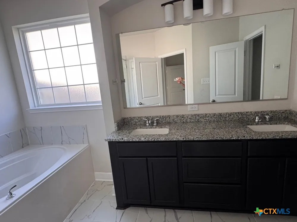 5712 Red Fish Court Belton, TX 76513