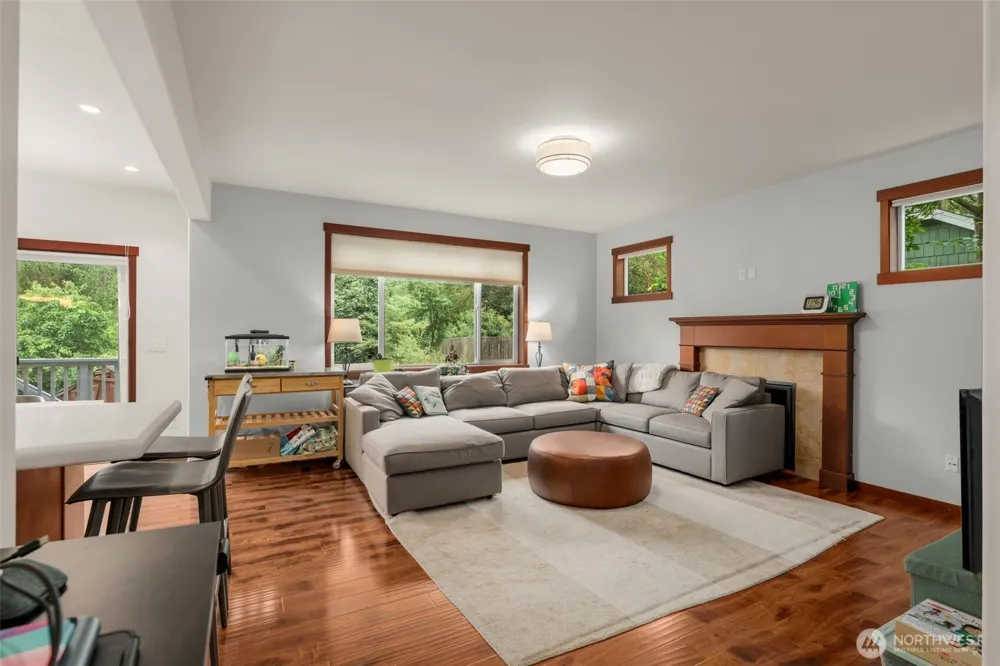 19036 18th Avenue NE Shoreline, WA 98155