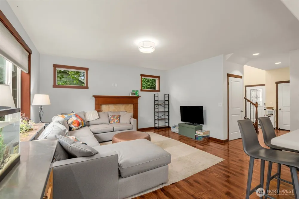 19036 18th Avenue NE Shoreline, WA 98155