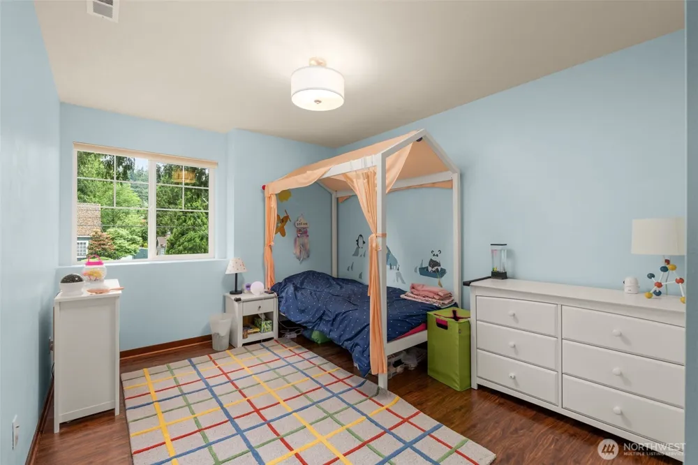 19036 18th Avenue NE Shoreline, WA 98155