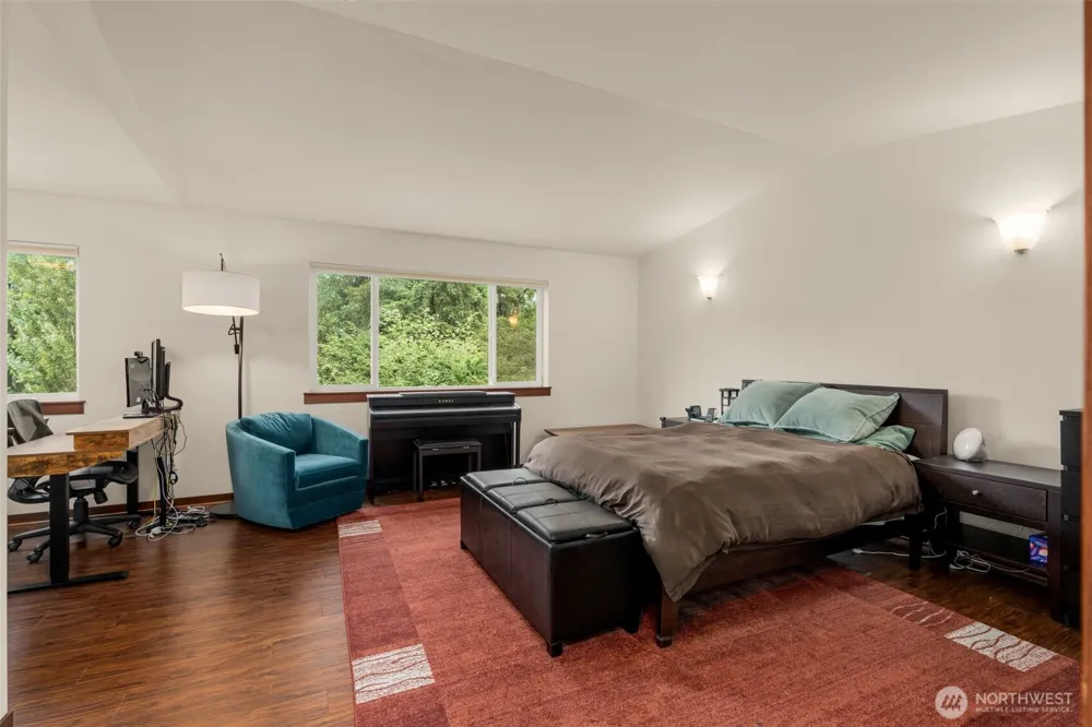 19036 18th Avenue NE Shoreline, WA 98155