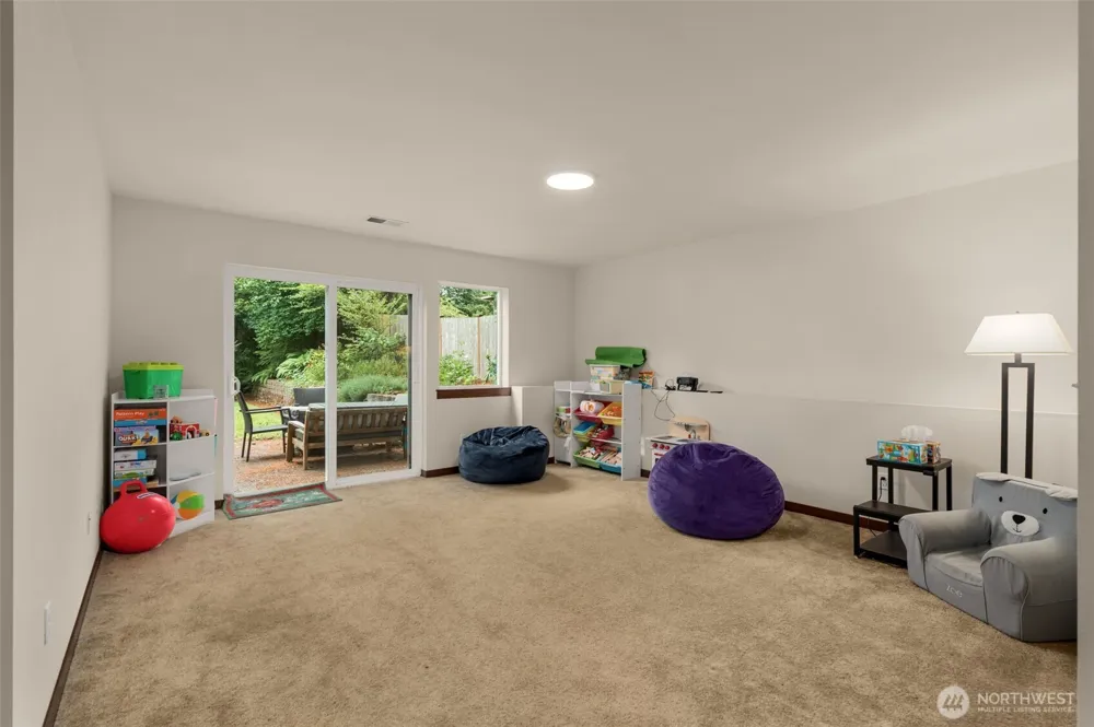 19036 18th Avenue NE Shoreline, WA 98155