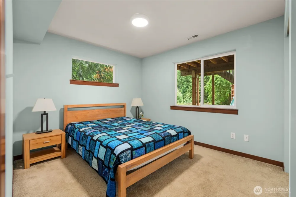 19036 18th Avenue NE Shoreline, WA 98155