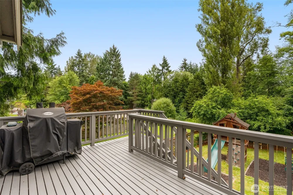 19036 18th Avenue NE Shoreline, WA 98155