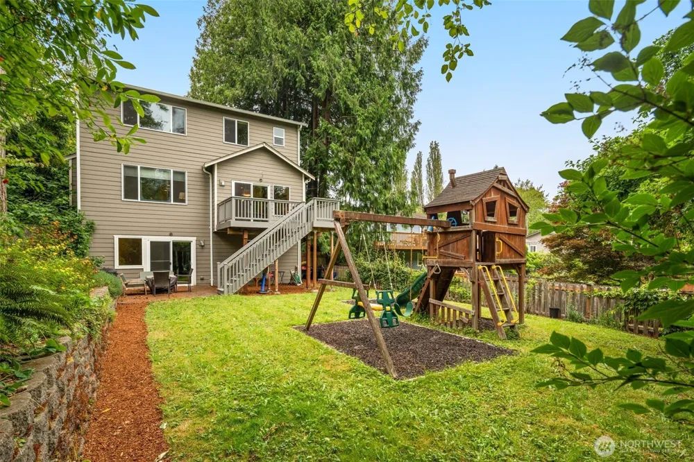19036 18th Avenue NE Shoreline, WA 98155
