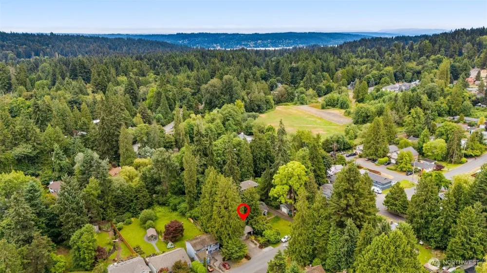 19036 18th Avenue NE Shoreline, WA 98155