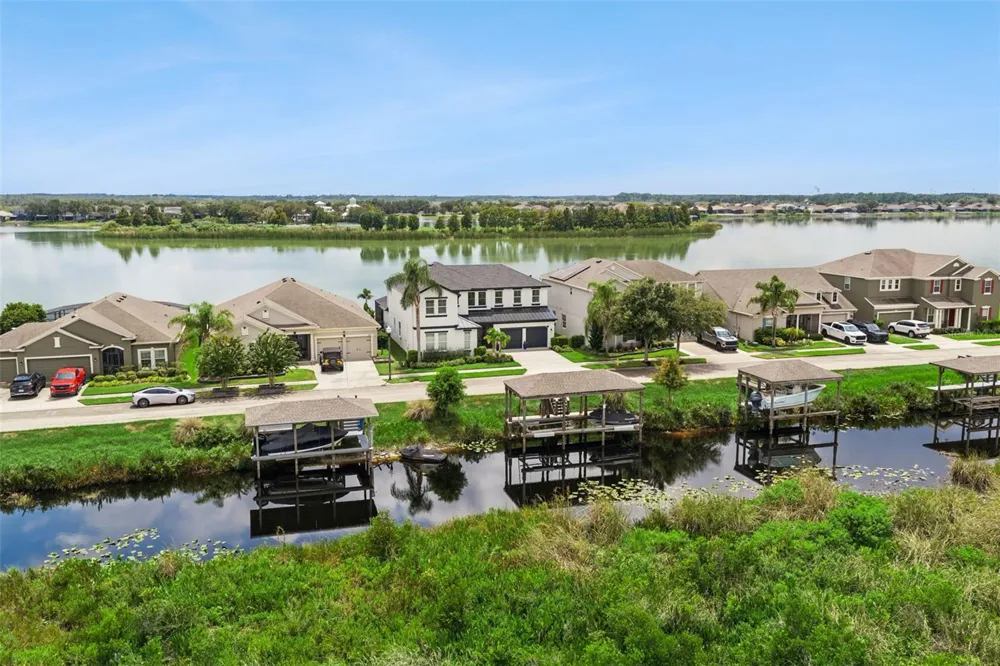 433 BLUE CYPRESS DRIVE Groveland, FL 34736