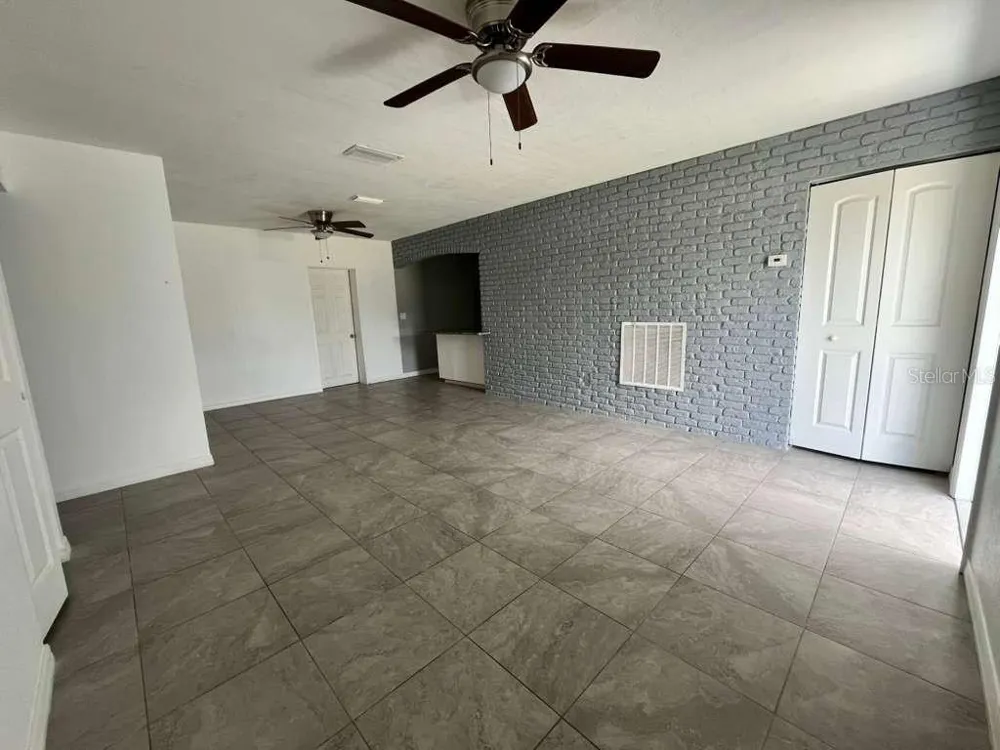 2302 E DANA DRIVE Deltona, FL 32738