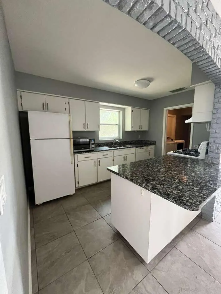 2302 E DANA DRIVE Deltona, FL 32738
