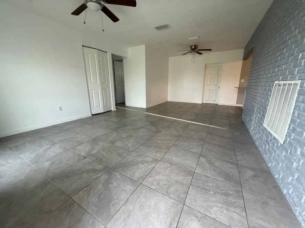 2302 E DANA DRIVE Deltona, FL 32738