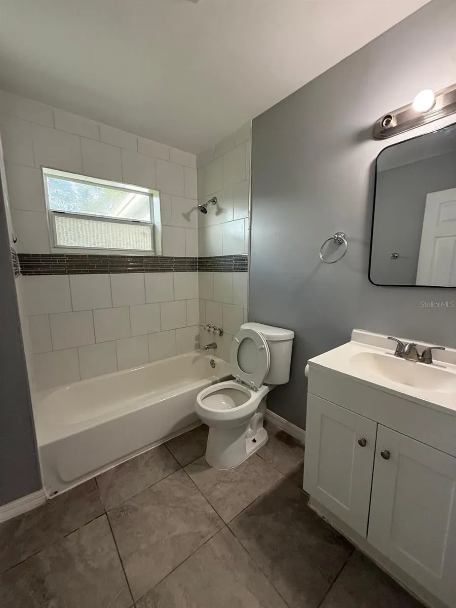 2302 E DANA DRIVE Deltona, FL 32738