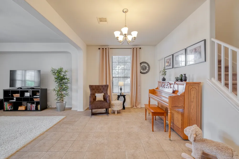 8600 Panadero Drive Austin, TX 78747