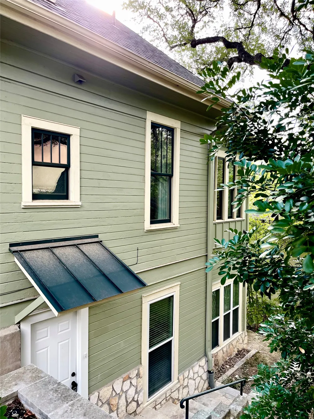 1301 Newning Avenue #B Austin, TX 78704