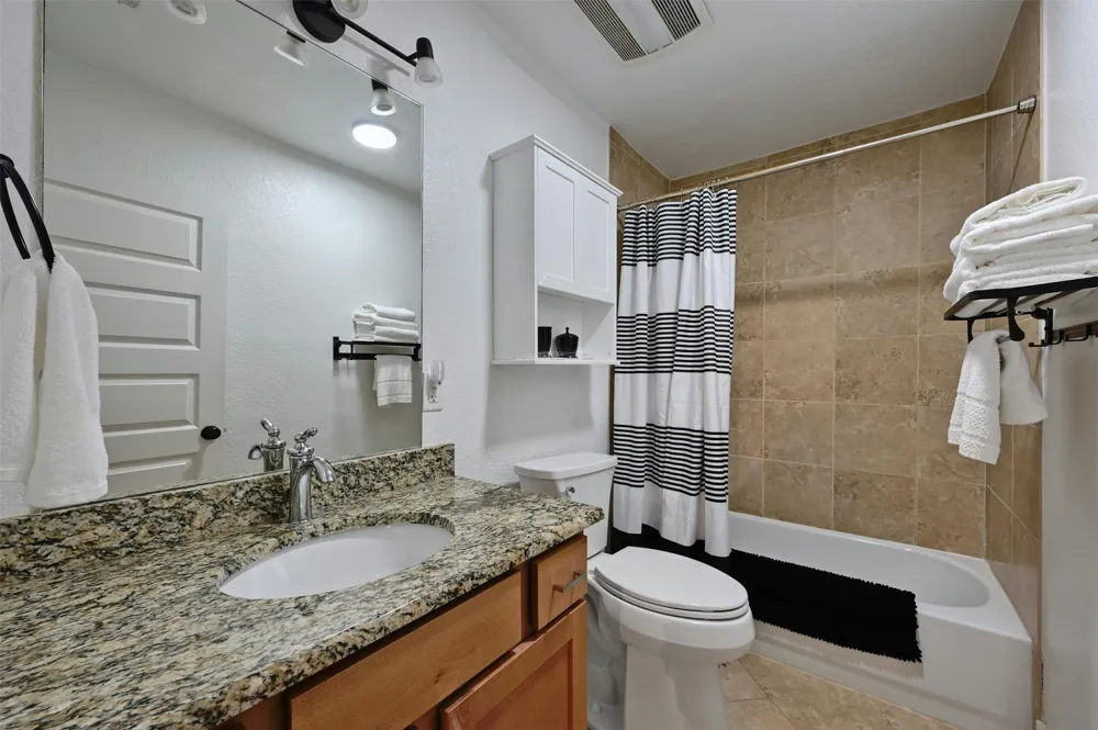 1301 Newning Avenue #B Austin, TX 78704
