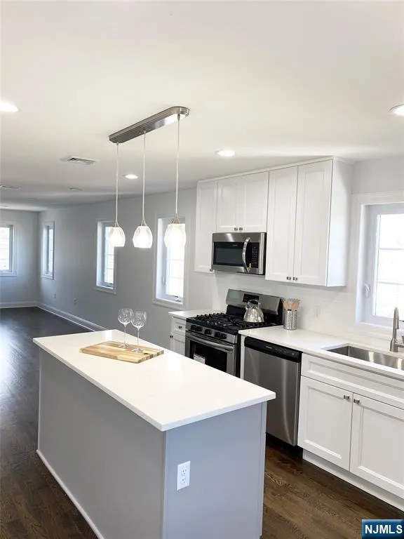61 Chestnut Street 2 Lodi, NJ 07644