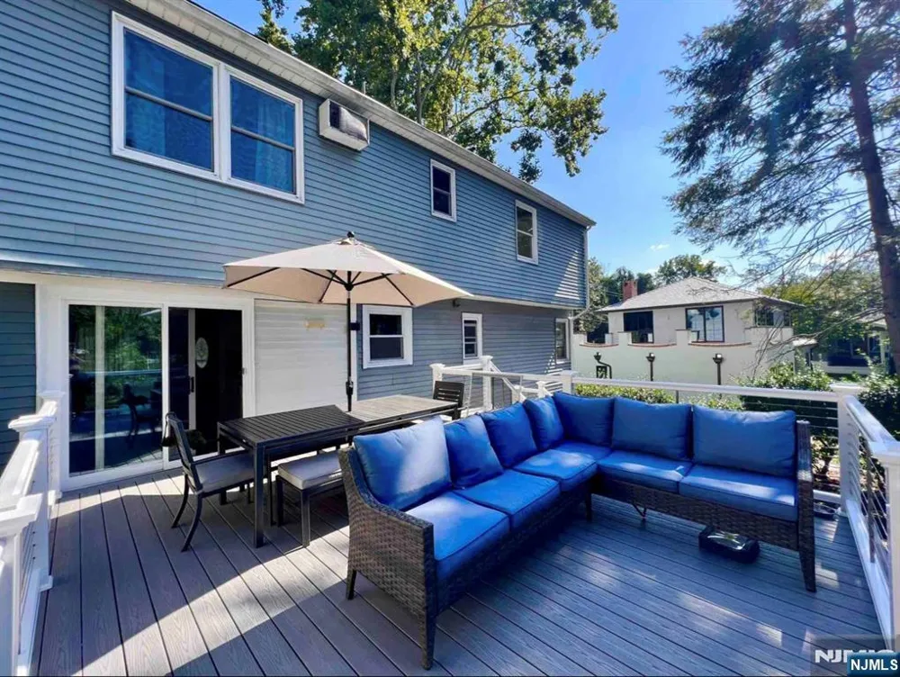 85 Lakeshore Drive Oakland, NJ 07436