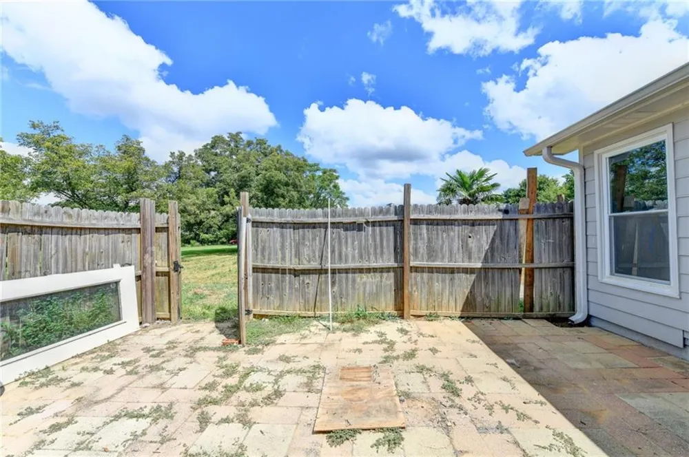 2725 Milton Bryan Drive Loganville, GA 30052