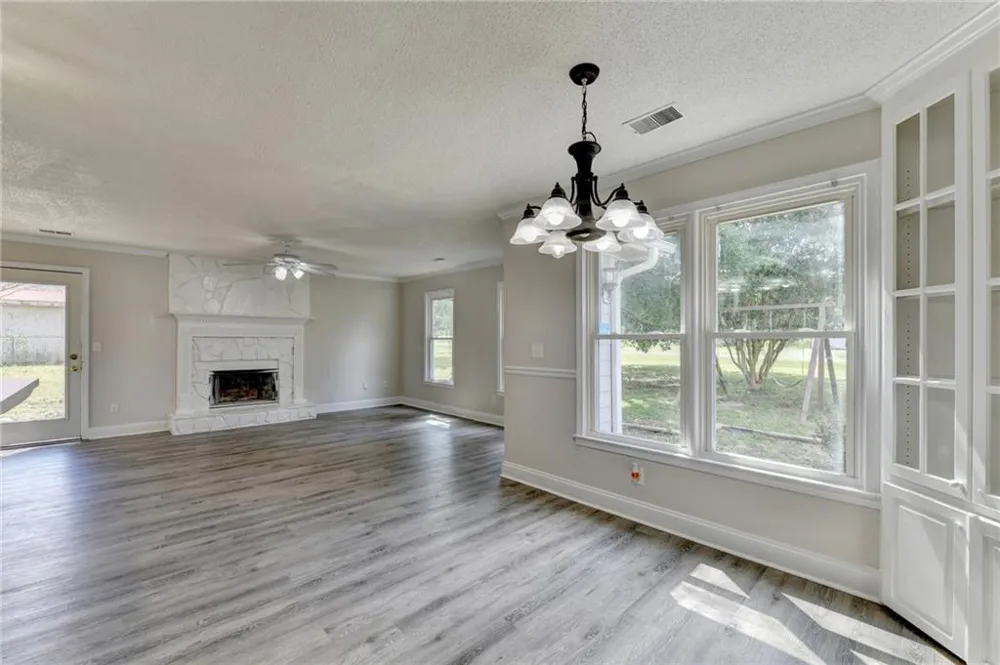 2725 Milton Bryan Drive Loganville, GA 30052
