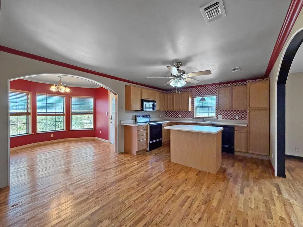 2461 FM 2118 Bagwell, TX 75412