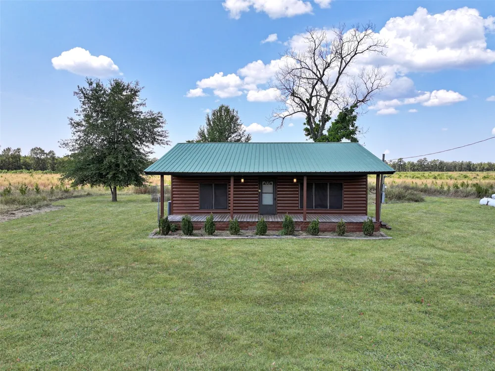 2461 FM 2118 Bagwell, TX 75412