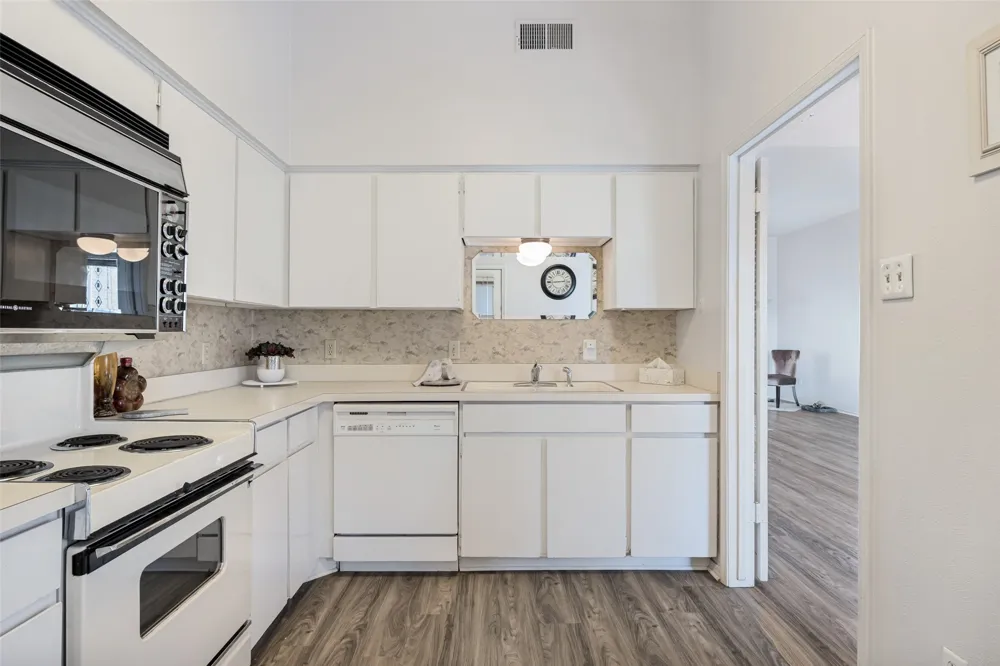 10416 High Hollows Drive #233 Dallas, TX 75230