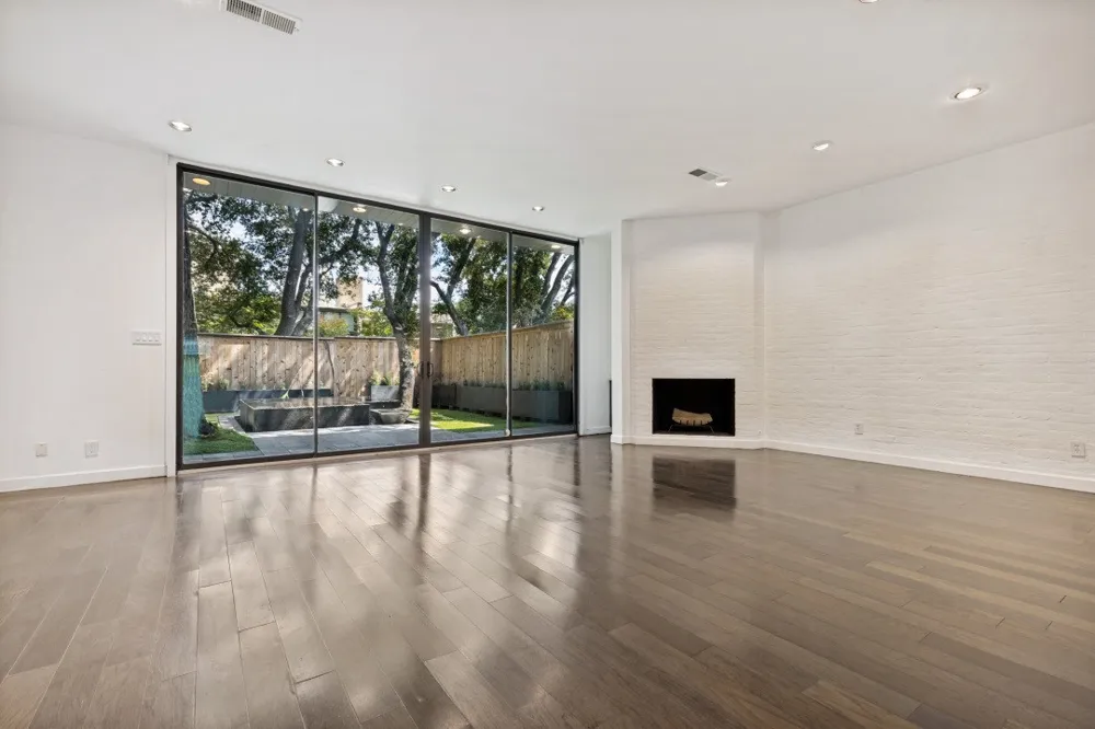 4020 Buena Vista Dallas, TX 75204