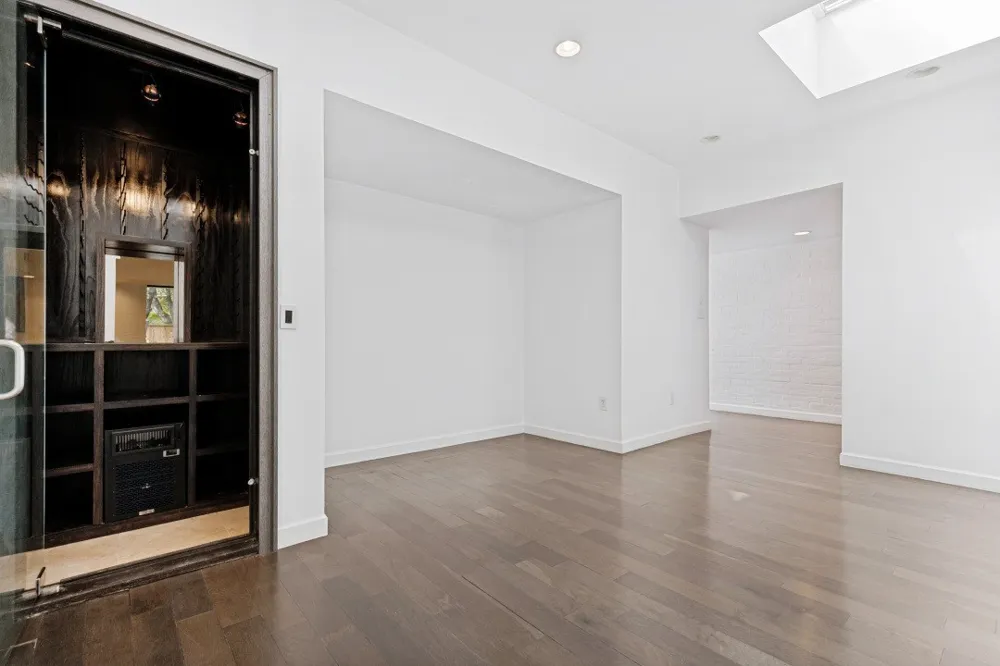 4020 Buena Vista Dallas, TX 75204