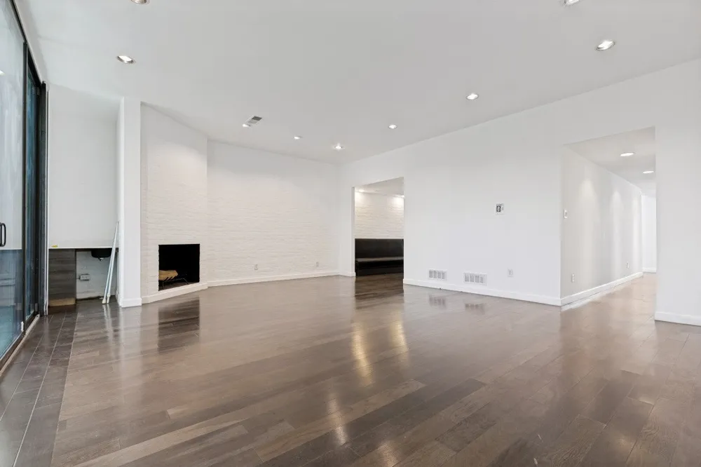 4020 Buena Vista Dallas, TX 75204