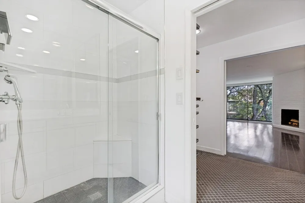 4020 Buena Vista Dallas, TX 75204