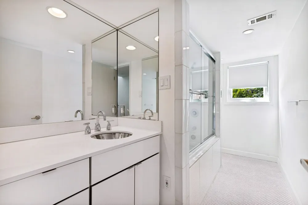 4020 Buena Vista Dallas, TX 75204