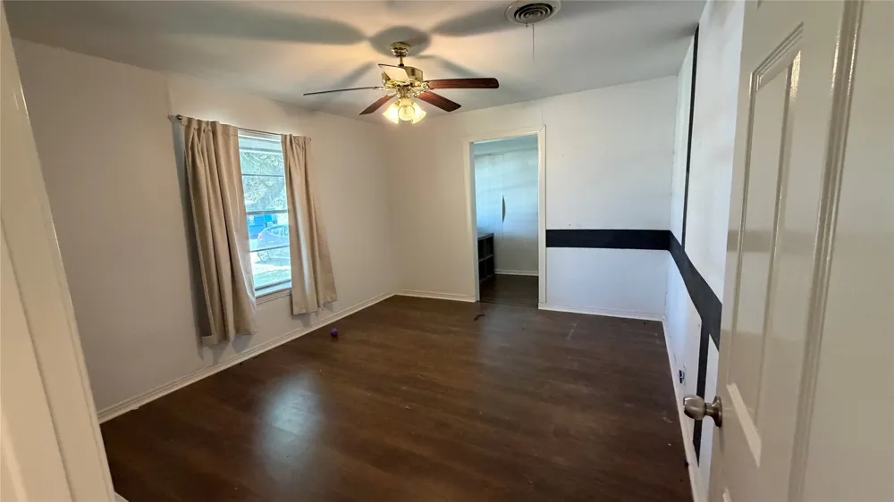 1200 S Jackson Street Kaufman, TX 75142