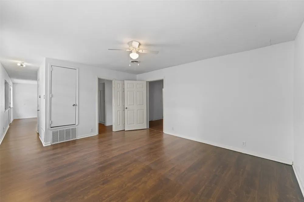 1200 S Jackson Street Kaufman, TX 75142