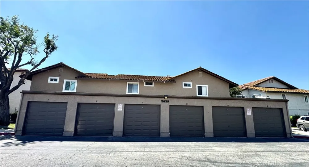 3639 Country Oaks Ontario, CA 91761