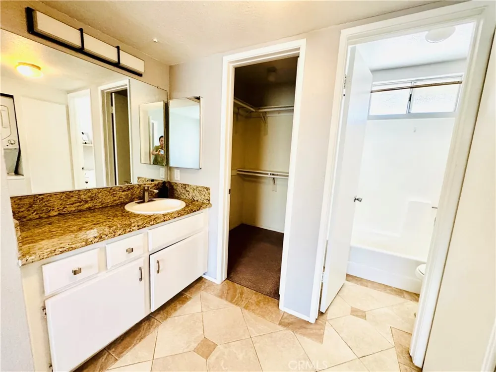 3639 Country Oaks Ontario, CA 91761