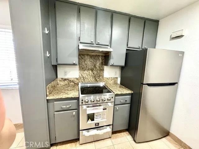 3639 Country Oaks Ontario, CA 91761