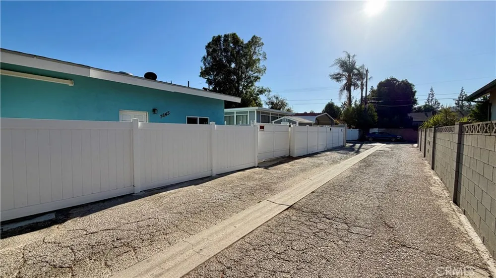 7845 Woodlake Avenue West Hills, CA 91304