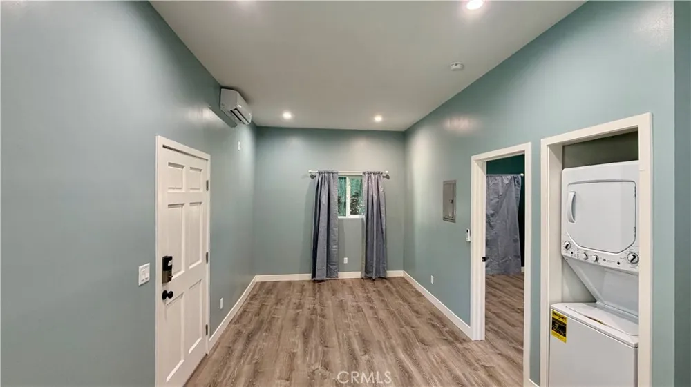 7845 Woodlake Avenue West Hills, CA 91304