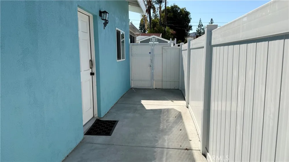 7845 Woodlake Avenue West Hills, CA 91304