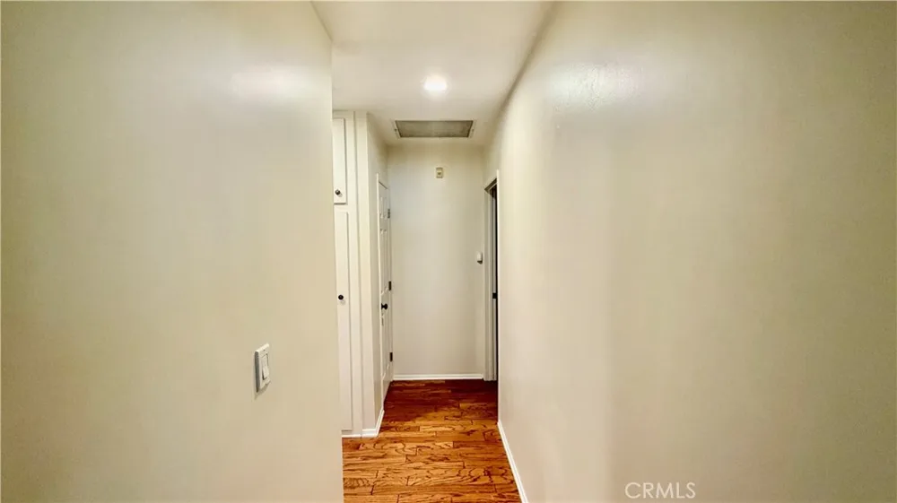 7843 Woodlake Avenue West Hills, CA 91304