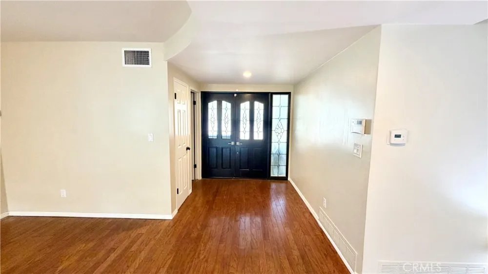 7843 Woodlake Avenue West Hills, CA 91304