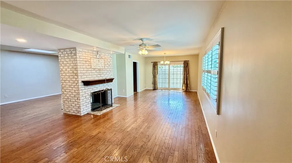 7843 Woodlake Avenue West Hills, CA 91304