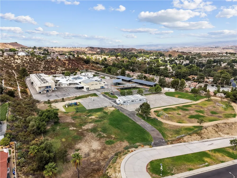 26173 Abdale Newhall, CA 91321