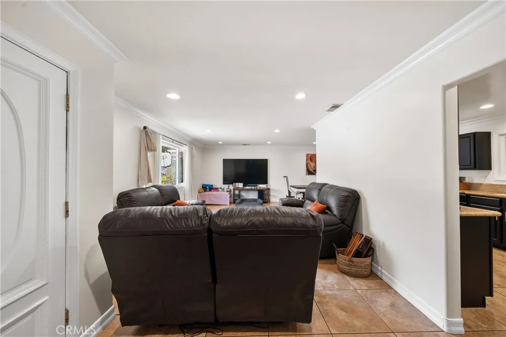 26173 Abdale Newhall, CA 91321