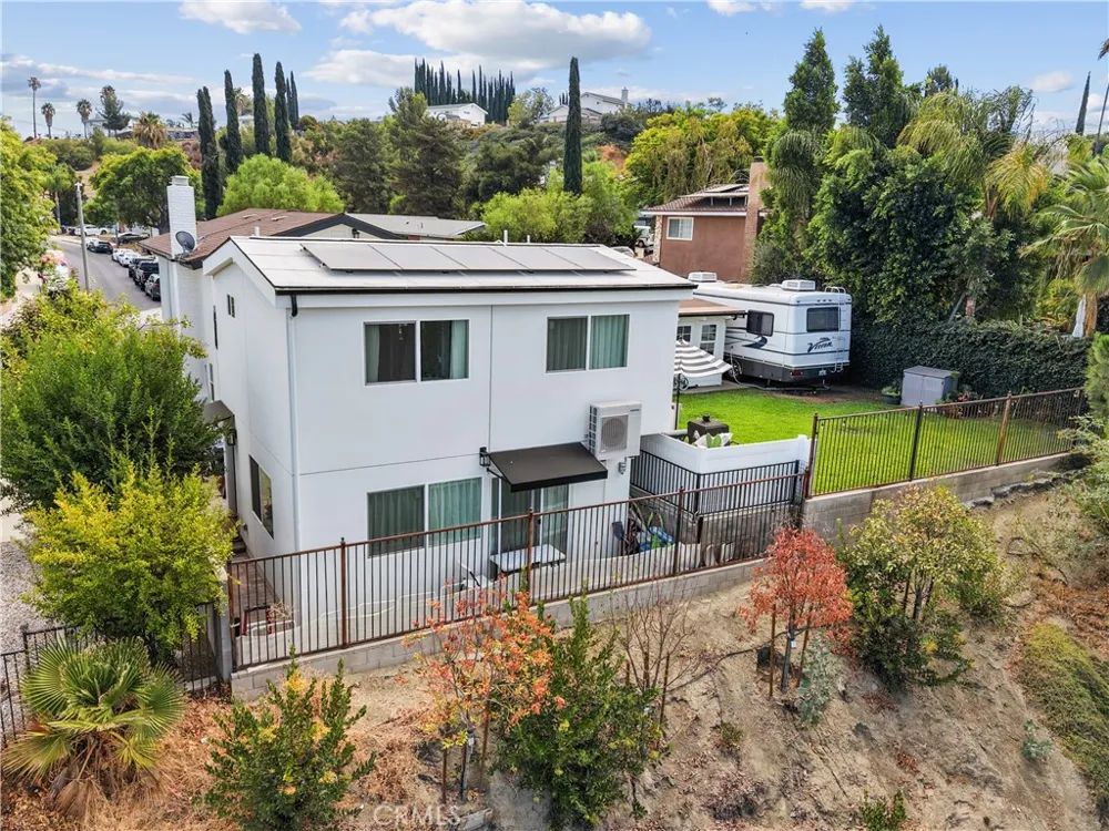 26173 Abdale Newhall, CA 91321