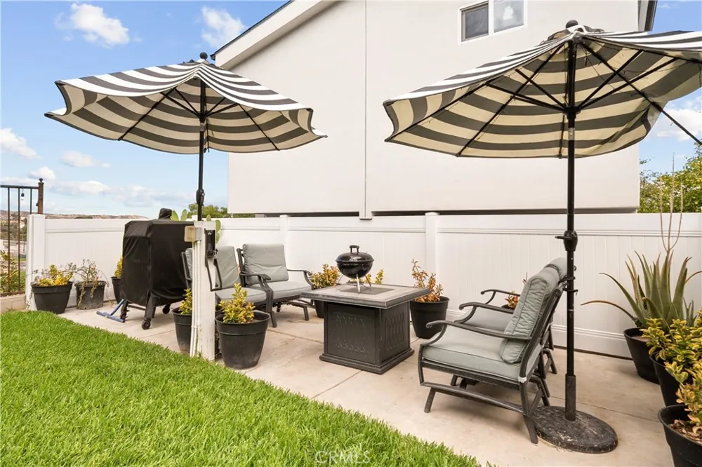 26173 Abdale Newhall, CA 91321