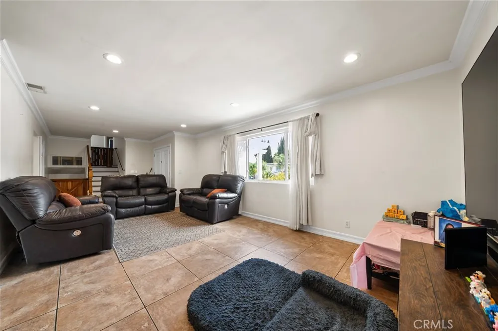 26173 Abdale Newhall, CA 91321