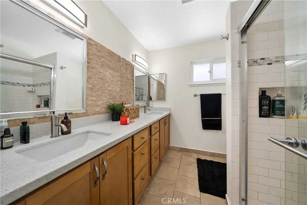 26173 Abdale Newhall, CA 91321