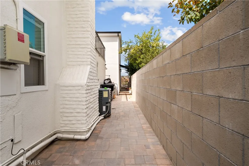 26173 Abdale Newhall, CA 91321